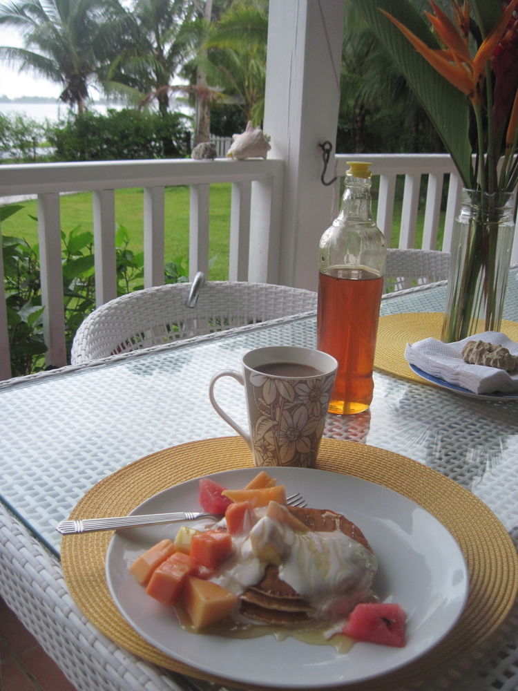 Sand Dollar Beach Bed & Breakfast ボカス・タウン エクステリア 写真